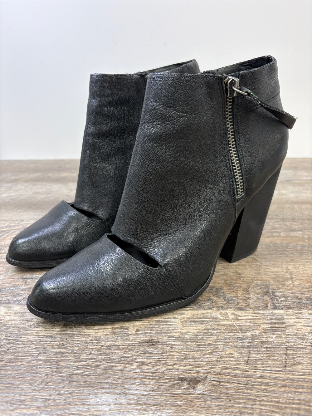 JOE’S Jeans Leather Cutout Ankle Booties Black Women’s Size 8.5